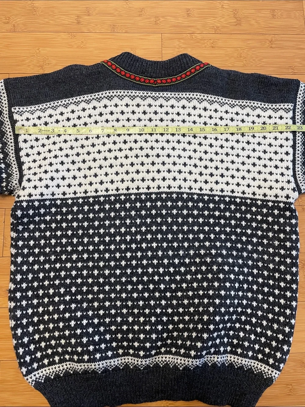 Nordstrikk Men’s Wool Sweater Medium Pewter Clasp Geometric Scandinavian Grey
